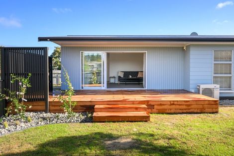 Photo of property in 9 Pinedale Parade, Milson, Palmerston North, 4414