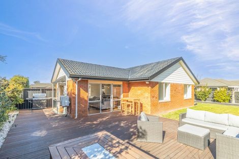 Photo of property in 6 Ronald George Place, Parklands, Christchurch, 8083