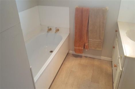 Photo of property in 21 Helena Road, Hillcrest, Hamilton, 3216