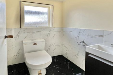 Photo of property in 575 East Coast Road, Browns Bay, Auckland, 0630