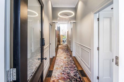 Photo of property in 11 Cheltenham Road, Devonport, Auckland, 0624