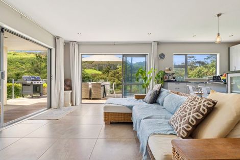 Photo of property in 18 Crabb Fields Lane, Riverhead, 0820