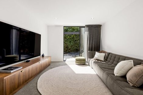 Photo of property in 53 Peninsula Road, Mangere, Auckland, 2022