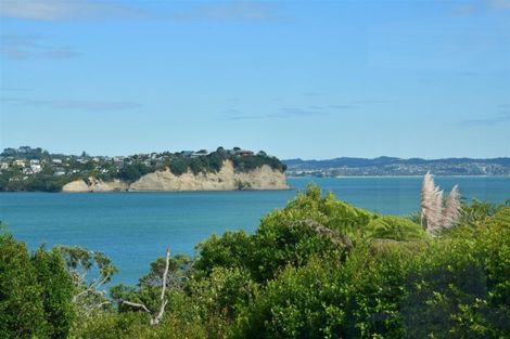 Photo of property in 22a Tindalls Bay Road, Tindalls Beach, Whangaparaoa, 0930