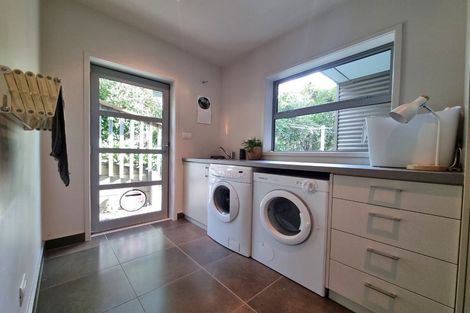 Photo of property in 29 Amelia Crescent, Waikawa, Picton, 7220