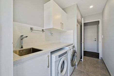 Photo of property in 17 Kings Drive, Wanaka, 9305