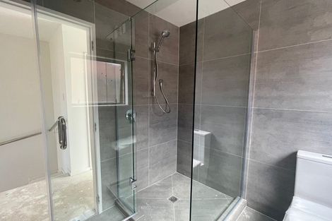 Photo of property in 2/4 Serjeant Street, Henderson, Auckland, 0612