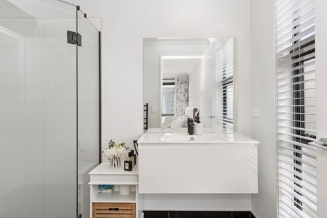 Photo of property in 38 Puhirake Crescent, Pyes Pa, Tauranga, 3112