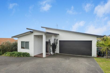 Photo of property in 27 Bayvista Close, Welcome Bay, Tauranga, 3112