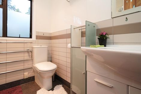 Photo of property in 202 Godley Road, Titirangi, Auckland, 0604