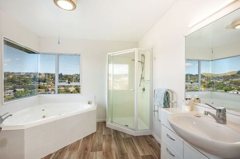 Photo of property in 56 Molyneux Close, Whitby, Porirua, 5024