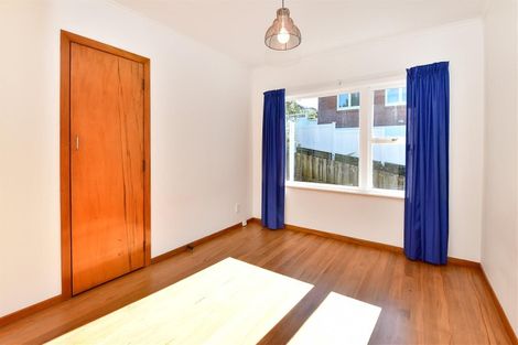 Photo of property in 12 Barker Rise, Northcross, Auckland, 0632