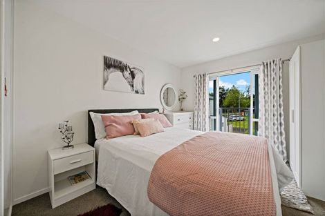 Photo of property in 12/30 John Jennings Drive, Oteha, Auckland, 0632
