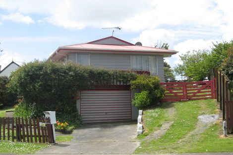Photo of property in 27 Moncrieff Avenue, Clendon Park, Auckland, 2103