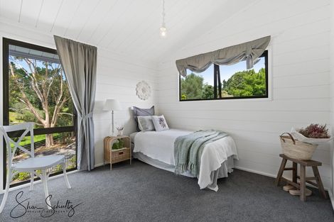 Photo of property in 4 Skelton Crescent, Paparoa, 0571