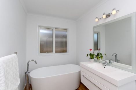 Photo of property in 53 Fernbrook Drive, Hurworth, New Plymouth, 4310