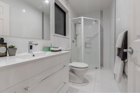 Photo of property in 102 Bassett Road, Remuera, Auckland, 1050