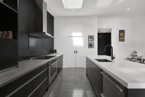 Photo of property in 4 Waimarama Court, Roslyn, Palmerston North, 4414