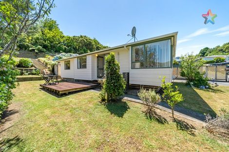 Photo of property in 13 Barberry Grove, Maungaraki, Lower Hutt, 5010
