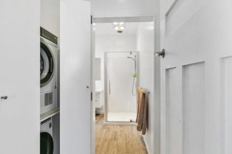 Photo of property in 112 Kelburn Parade, Kelburn, Wellington, 6012