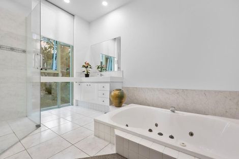 Photo of property in 1/9 The Esplanade, Castor Bay, Auckland, 0620