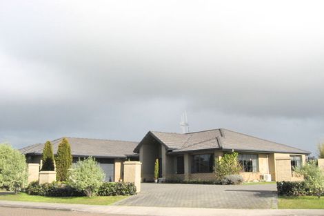 Photo of property in 23 Callum Brae Drive, Rototuna, Hamilton, 3210