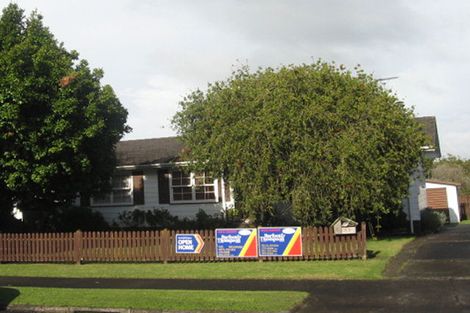 Photo of property in 83 Archmillen Avenue, Pakuranga Heights, Auckland, 2010