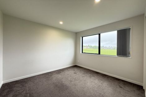 Photo of property in 5/21 Akoranga Drive, Northcote, Auckland, 0627
