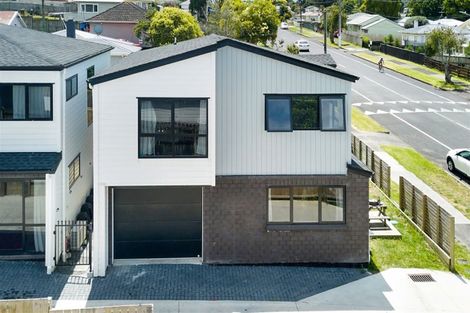 Photo of property in 6a Christmas Road, Manurewa, Auckland, 2102