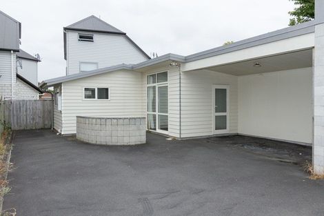 Photo of property in 8b Snead Place, Hamilton East, Hamilton, 3216