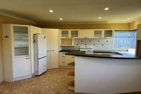 Photo of property in 64 Guildford Drive, Paraparaumu, 5032