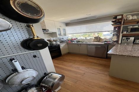 Photo of property in 102 Effingham Street, North New Brighton, Christchurch, 8083