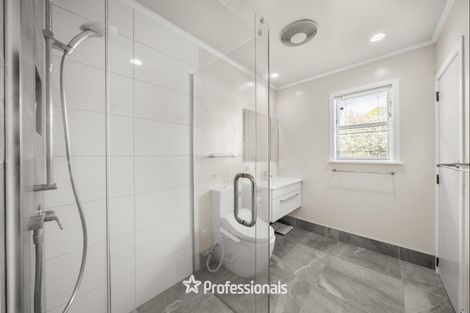 Photo of property in 21 Rosebank Avenue, Avalon, Lower Hutt, 5011