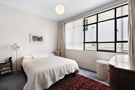 Photo of property in Endeavour Apartments, 12/125 Thorndon Quay, Pipitea, Wellington, 6011