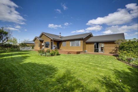 Photo of property in 104 Brookvale Road, Havelock North, 4130