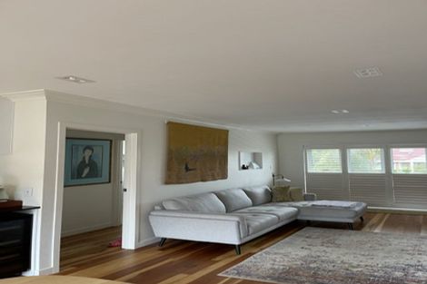 Photo of property in 2/1 Korau Road, Greenlane, Auckland, 1051