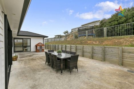 Photo of property in 8 Frankie Stevens Place, Riverstone Terraces, Upper Hutt, 5018
