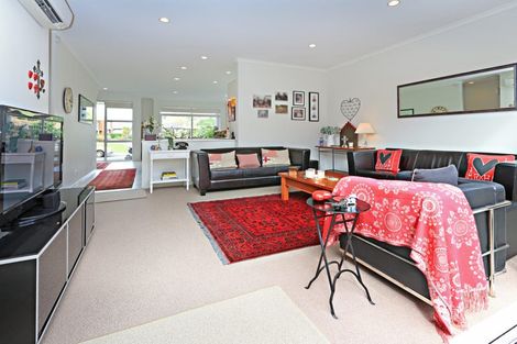 Photo of property in 15 Baber Drive, Stonefields, Auckland, 1072