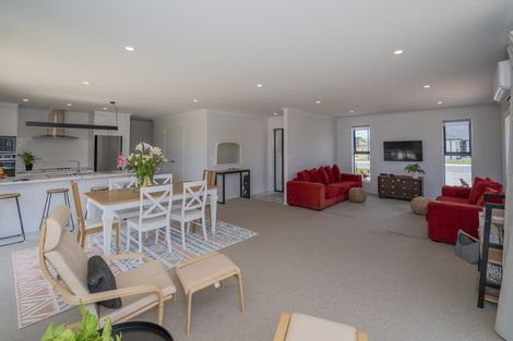 Photo of property in 8 Palm Drive, Whitianga, 3510