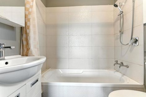 Photo of property in 19 Elwyn Place, Avonhead, Christchurch, 8042