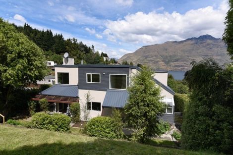 Photo of property in 1 Arawata Terrace, Fernhill, Queenstown, 9300