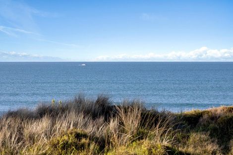Photo of property in 185 Marine Parade, Mount Maunganui, 3116