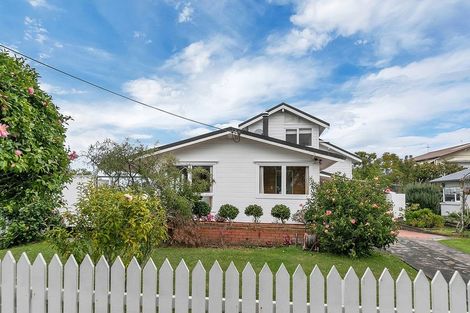 Photo of property in 1/217 Eskdale Road, Birkenhead, Auckland, 0626