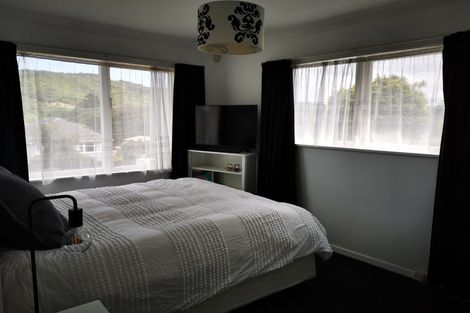 Photo of property in 9 Peel Place, Wainuiomata, Lower Hutt, 5014