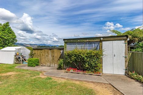 Photo of property in 213 Heatherlea Road East, Levin, 5571
