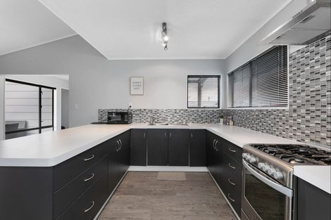 Photo of property in 102a Eversham Road, Mount Maunganui, 3116