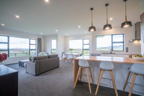 Photo of property in 30 Westwood Drive, Aokautere, Palmerston North, 4471