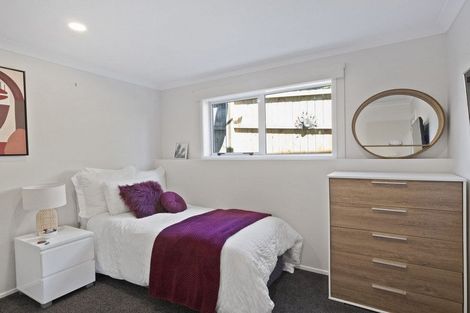 Photo of property in 34 Cliff View Drive, Green Bay, Auckland, 0604