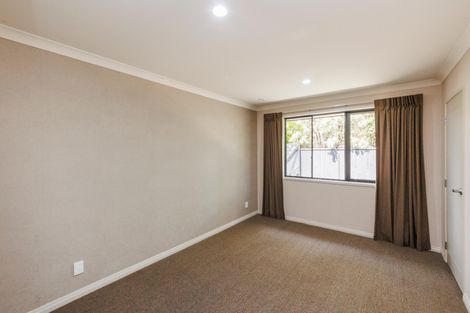 Photo of property in 33 Rodeo Drive, Kelvin Grove, Palmerston North, 4414