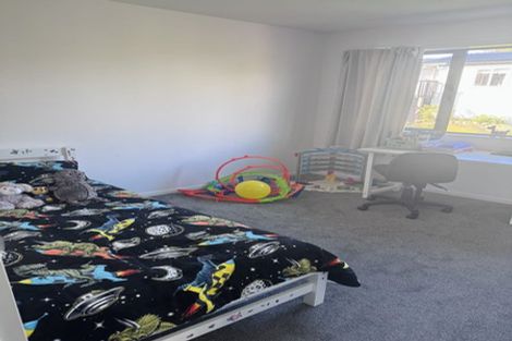 Photo of property in 3/16 Buisson Glade, West Harbour, Auckland, 0618